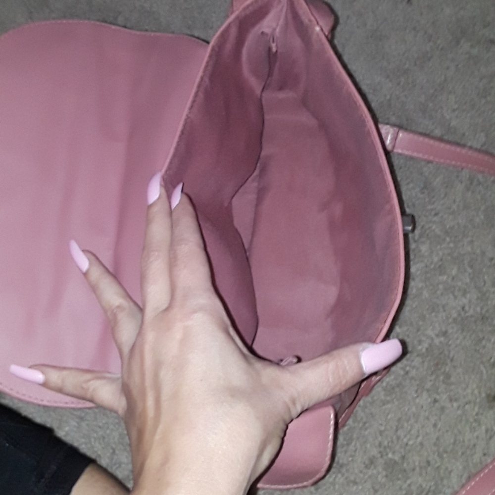 Cute Pink Purse - Picture 4 of 11